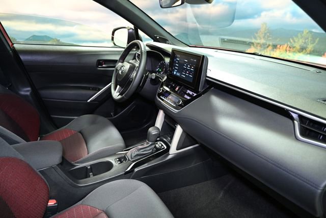 Used 2024 Toyota Corolla Cross AWD Hybrid w/ Moonroof Package image 44