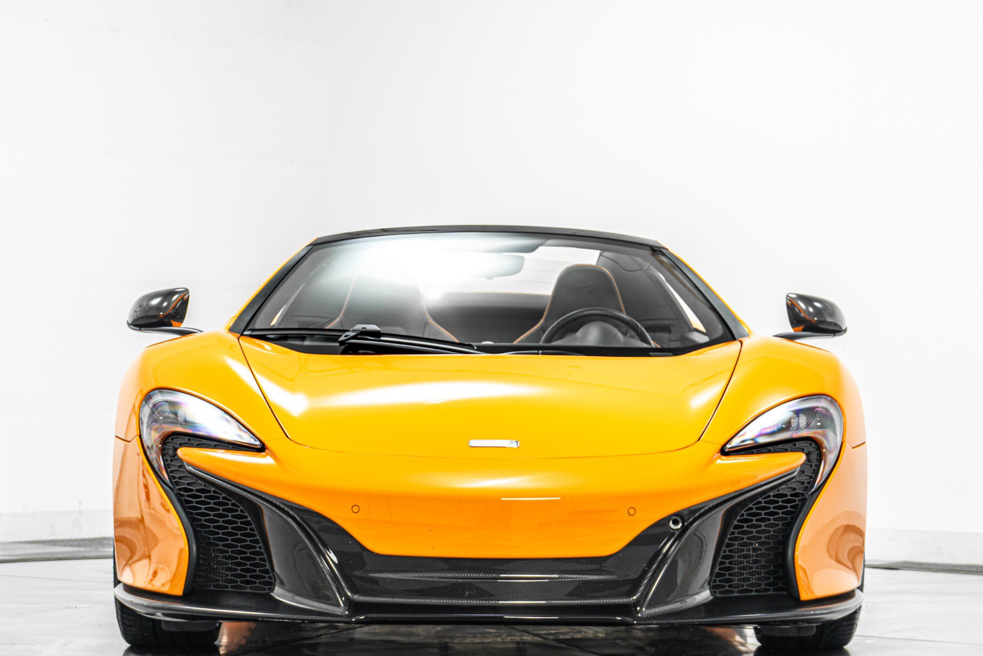 Used 2015 McLaren 650S Spider RWD image 4