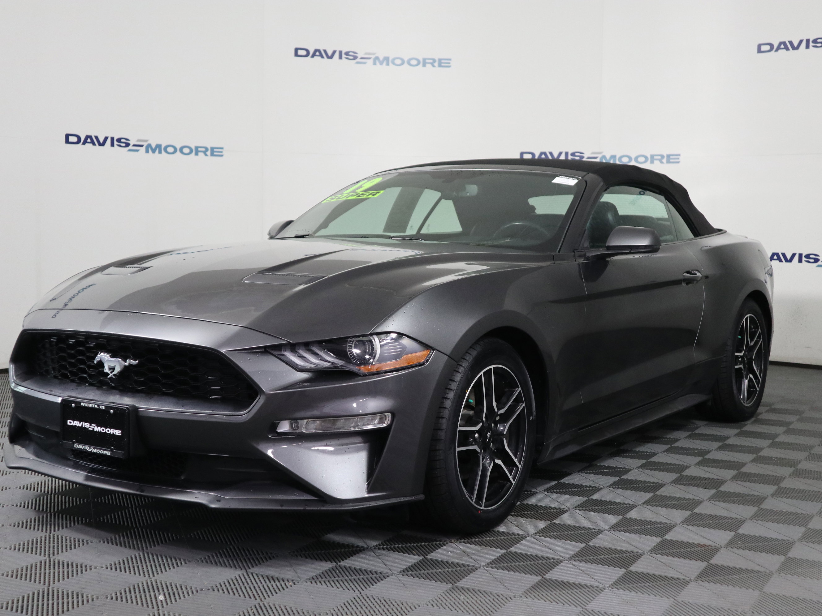 Used 2019 Ford Mustang Premium image 11