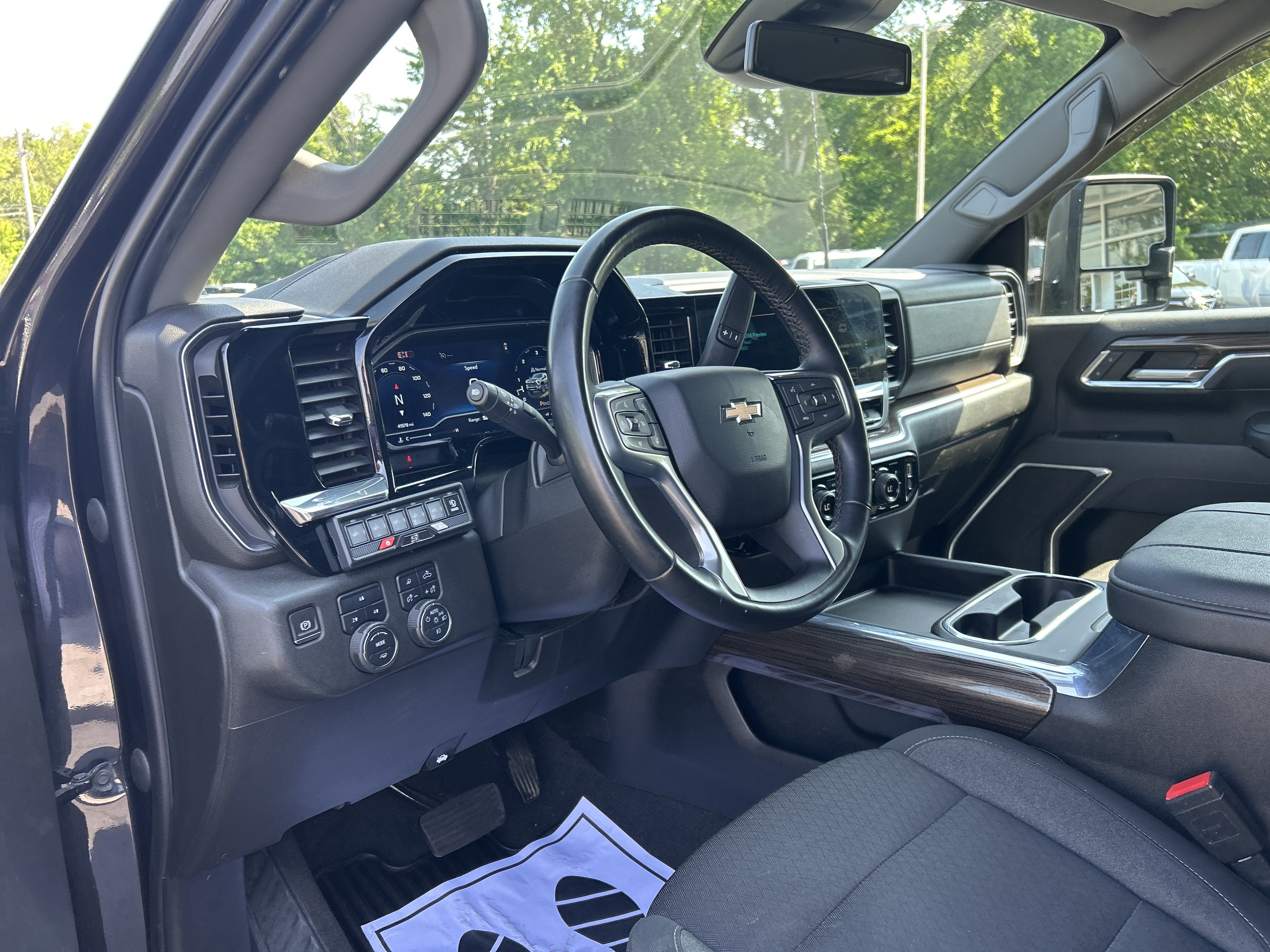 Certified 2024 Chevrolet Silverado 2500 LT w/ Safety Package AWD/4WD image 18