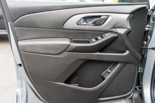 Used 2023 Chevrolet Traverse LT image 19