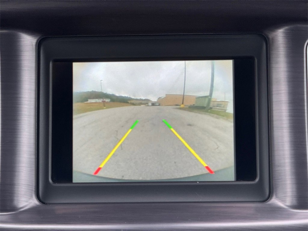 Used 2018 Dodge Charger SXT image 11