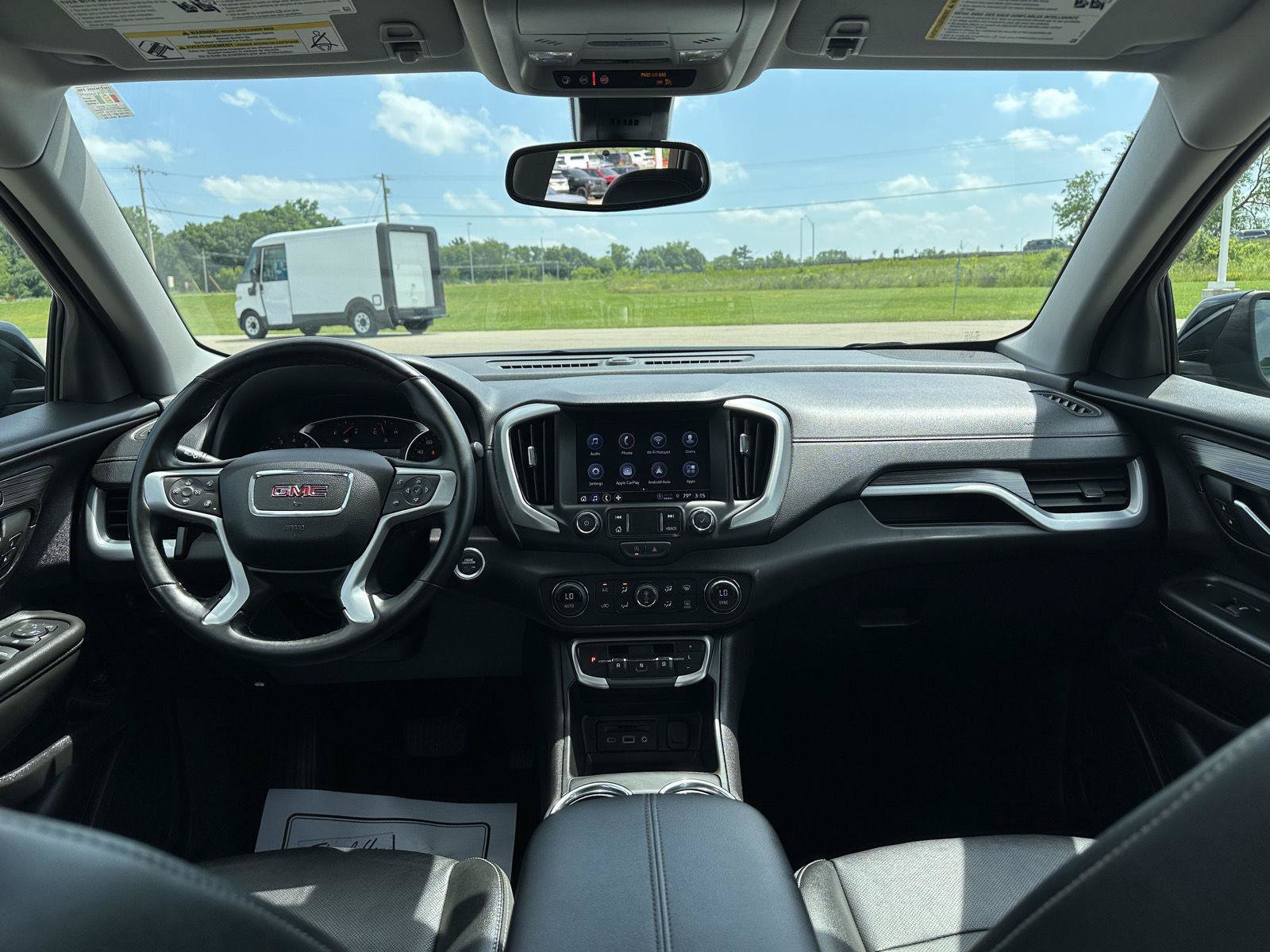 Used 2024 GMC Terrain SLT AWD/4WD image 18