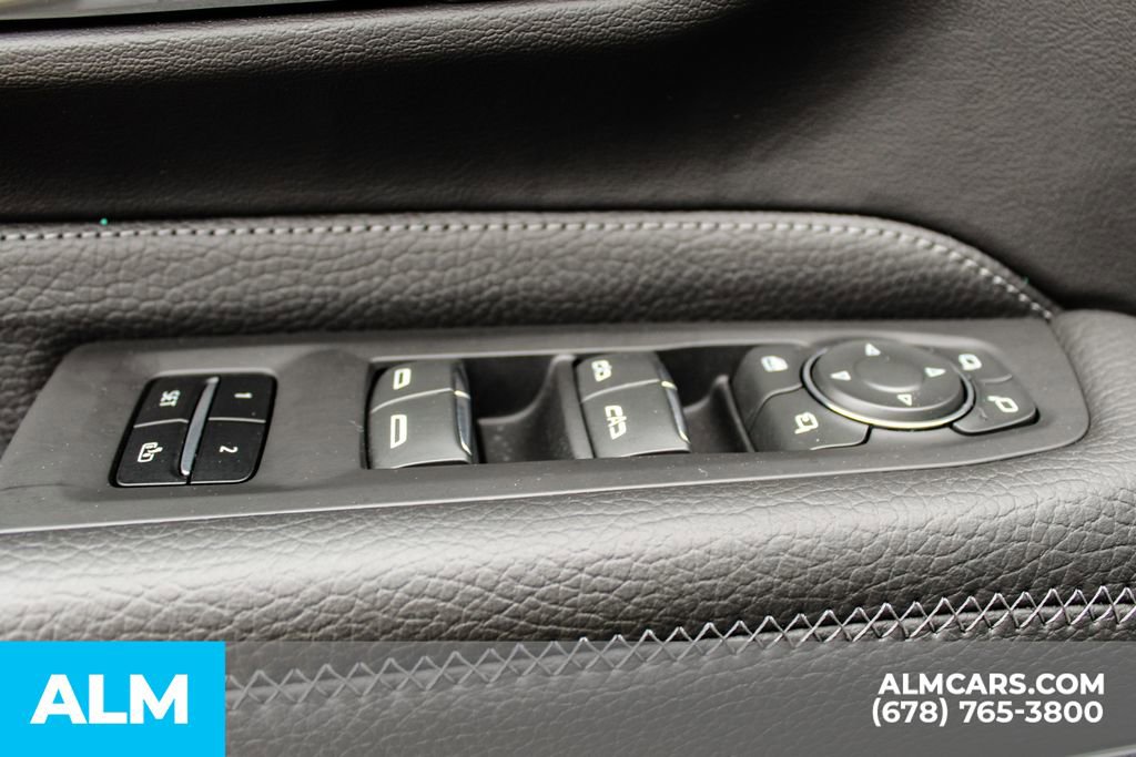 Used 2023 GMC Yukon XL Denali image 41