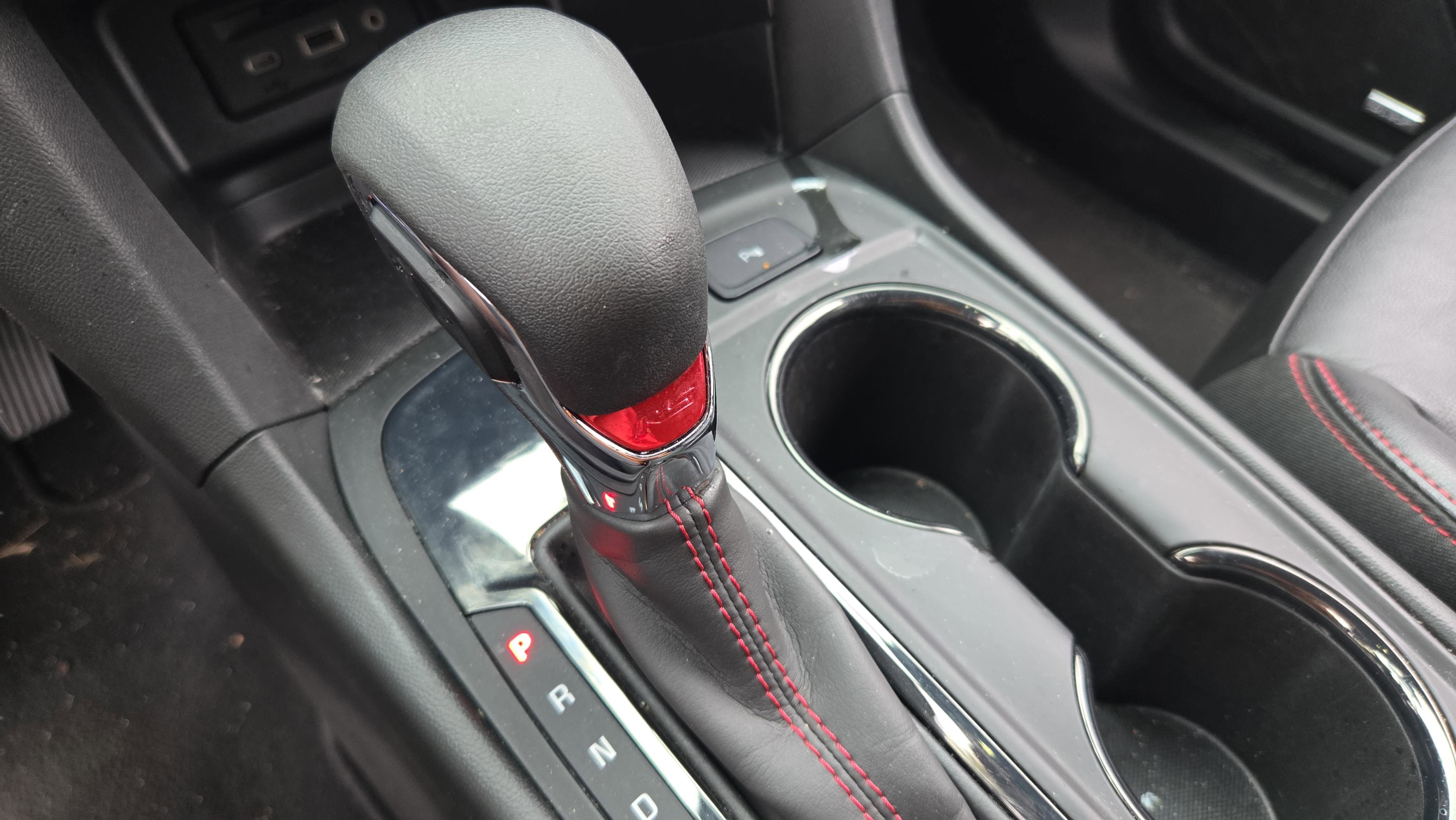 Used 2022 Chevrolet Equinox RS w/ RS Leather Package image 23