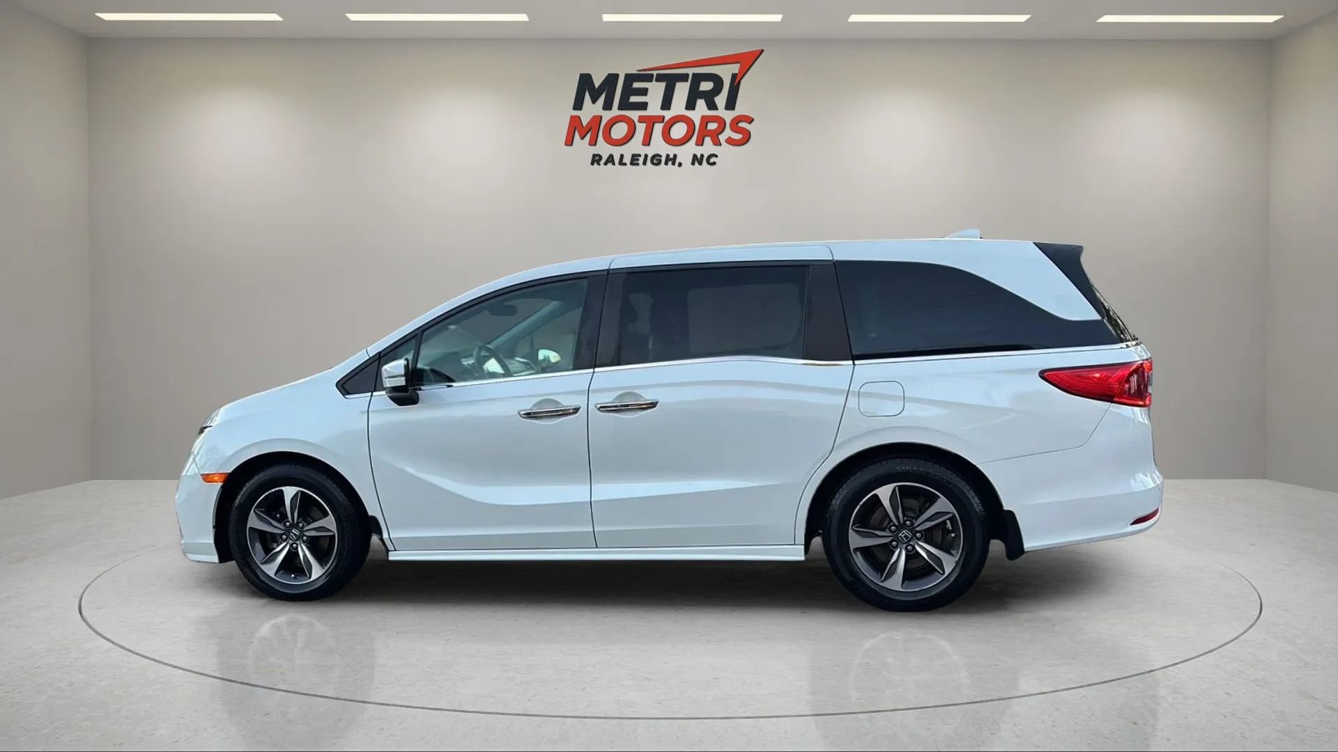 Used 2018 Honda Odyssey Touring image 6
