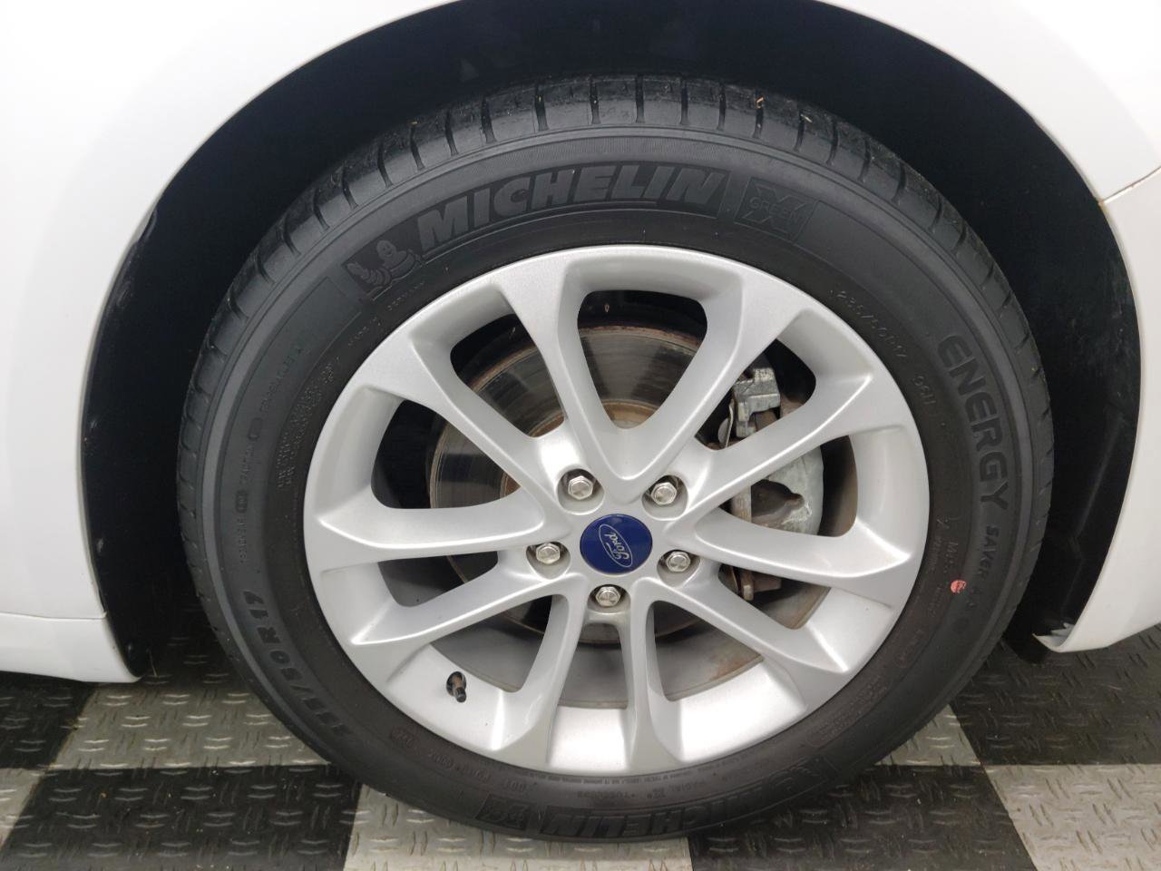 Used 2020 Ford Fusion SE FWD image 22