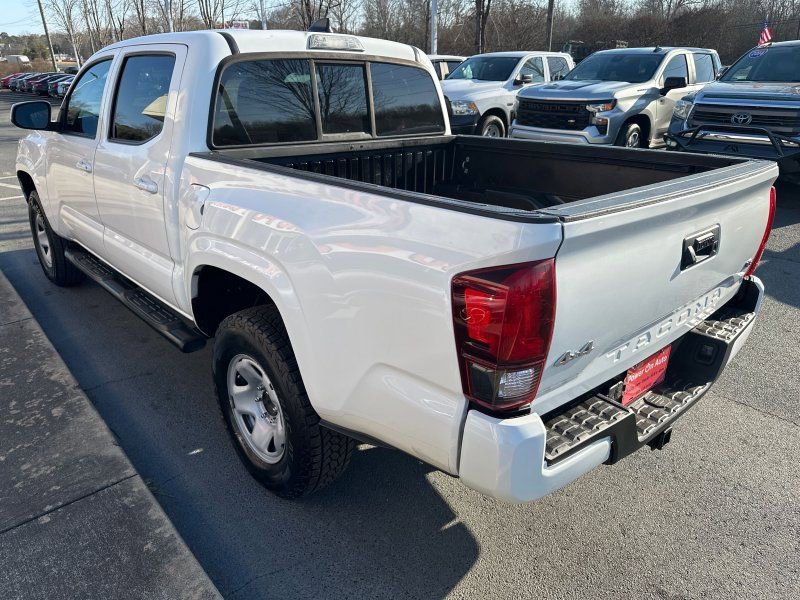 Used 2021 Toyota Tacoma SR image 4