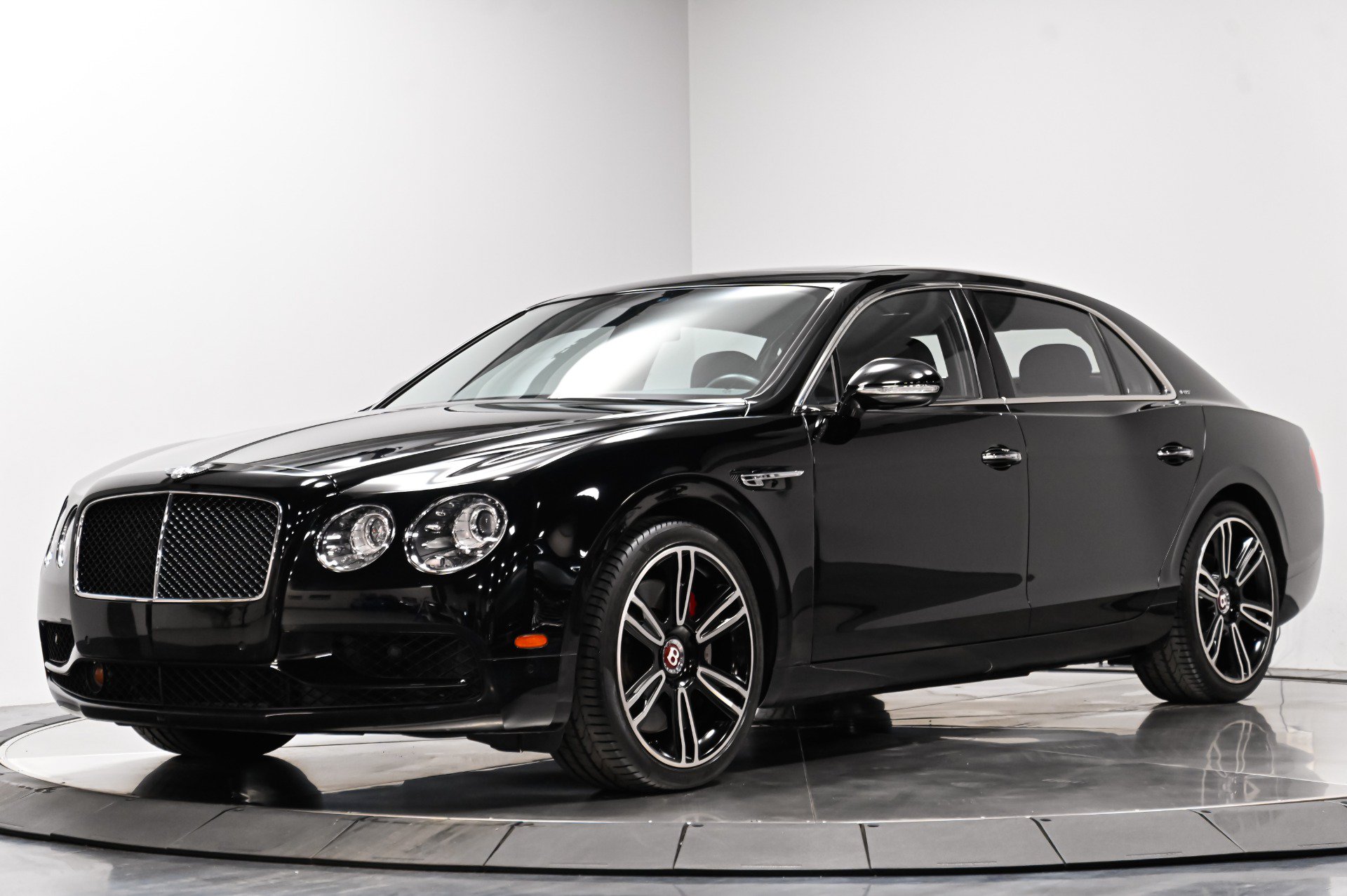 Used 2017 Bentley Flying Spur S V8 AWD/4WD image 2