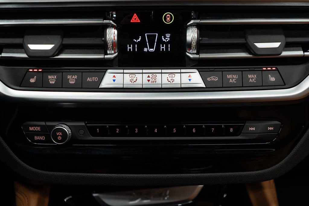 Used 2025 BMW X4 xDrive30i image 21