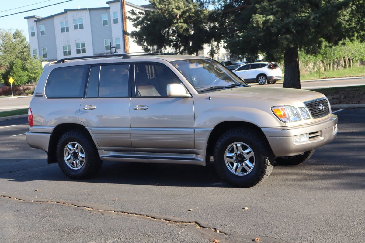 Used 1999 Lexus LX 470 4WD image 2