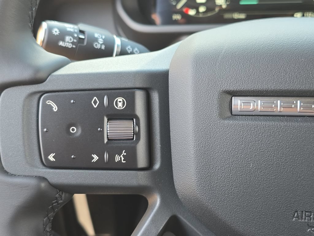 New 2026 Land Rover Defender 110 X-Dynamic SE AWD/4WD image 17