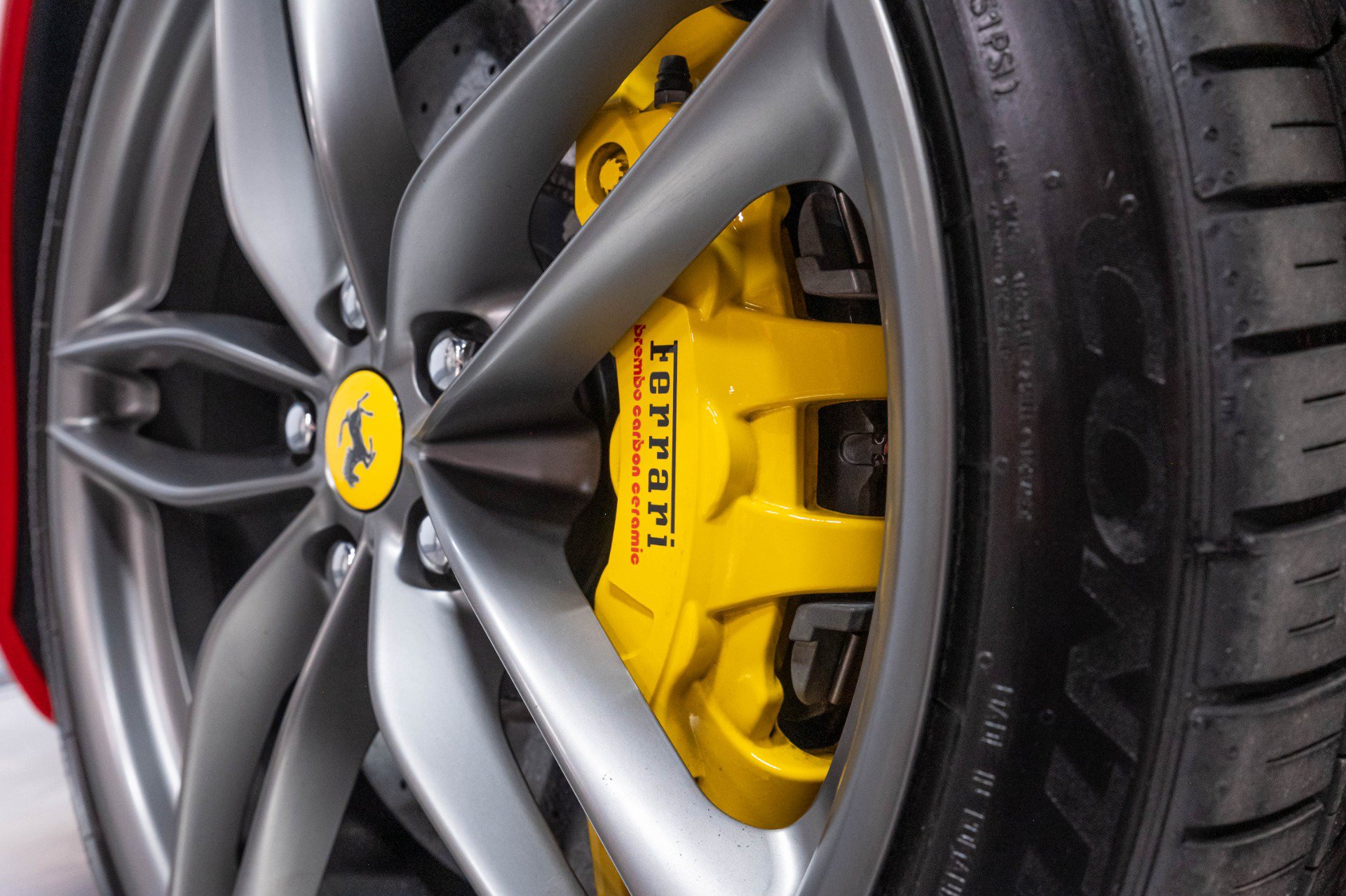 Used 2018 Ferrari 488 Spider RWD image 46