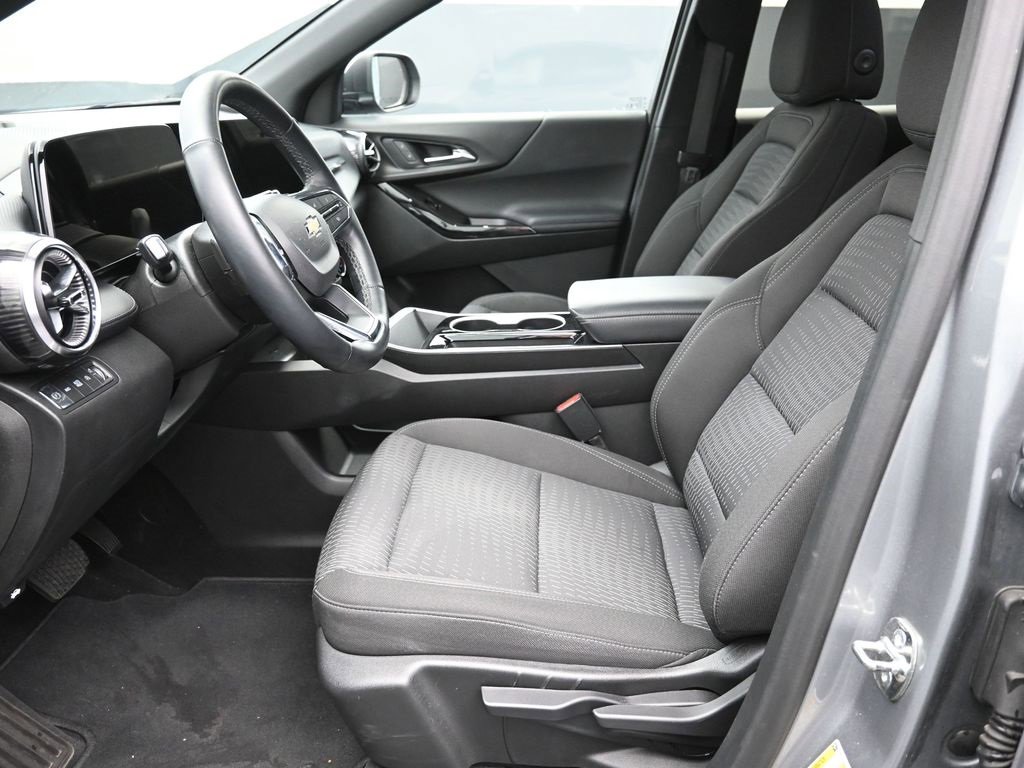 Used 2025 Chevrolet Equinox LT image 21