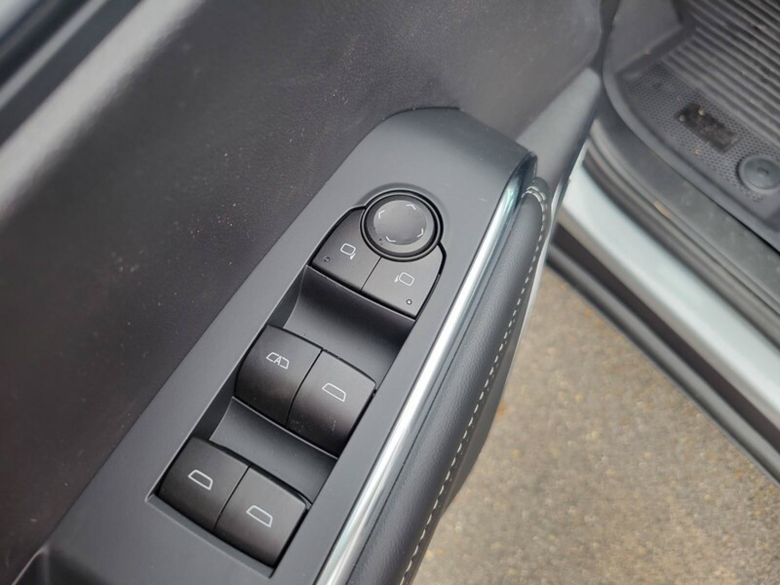 New 2026 GMC Acadia Elevation w/ Elevation Premium Package FWD image 24