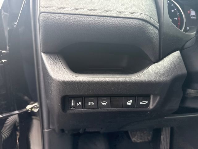 Used 2022 Toyota RAV4 XLE Premium image 15