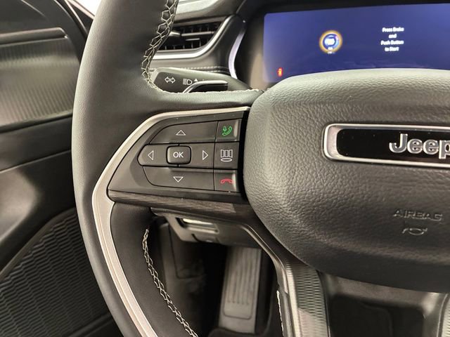 Used 2025 Jeep Grand Cherokee Altitude AWD/4WD image 23