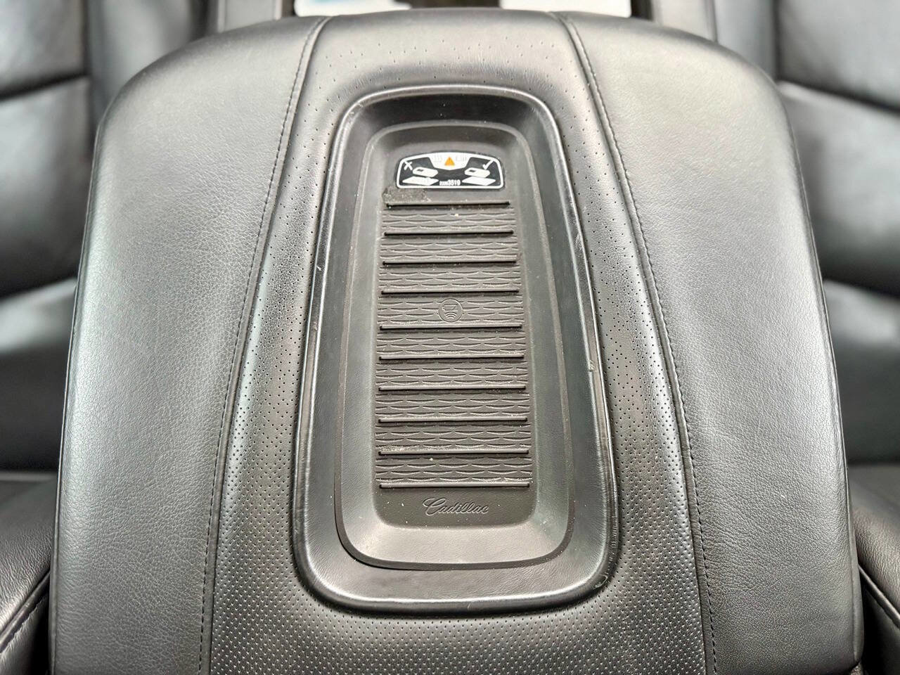 Used 2018 Cadillac Escalade Platinum image 18