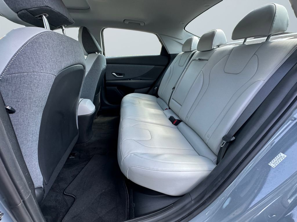 Used 2023 Hyundai Elantra Limited FWD image 13