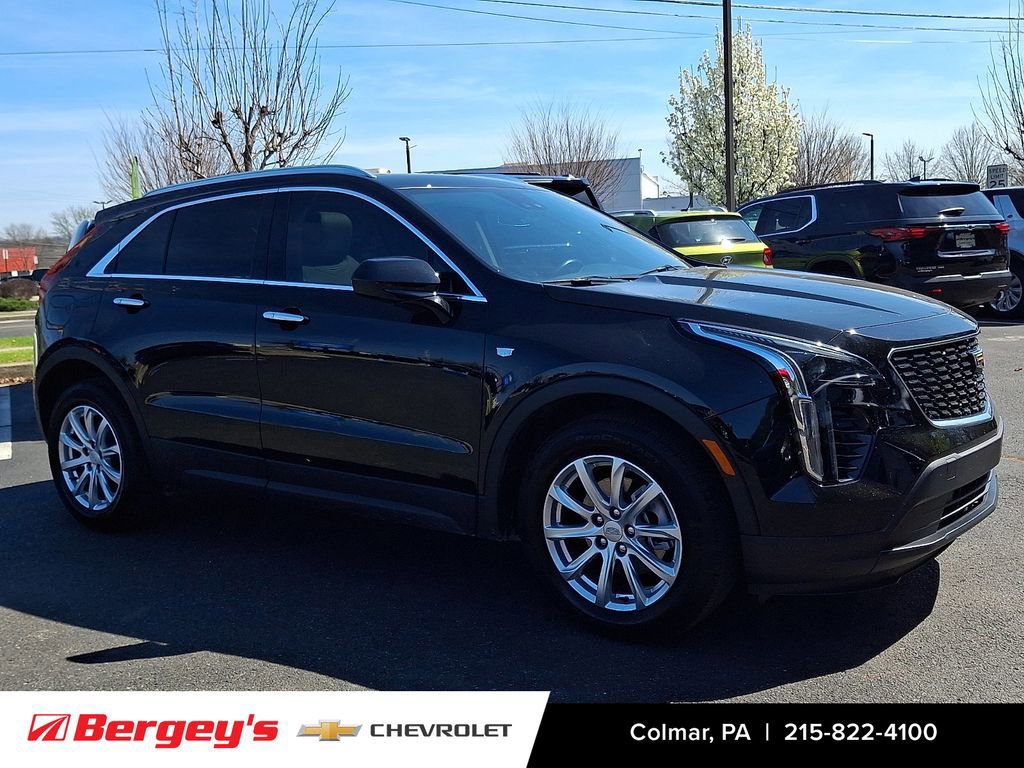 Certified 2022 Cadillac XT4 Luxury w/ Driver Awareness Package AWD/4WD image 3