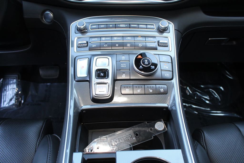 Used 2022 Hyundai Santa Fe Limited image 16