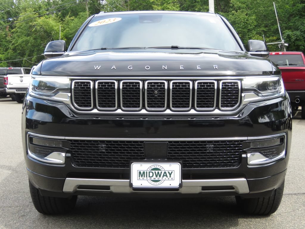 Used 2023 Jeep Wagoneer Series III w/ Convenience Group I AWD/4WD image 2