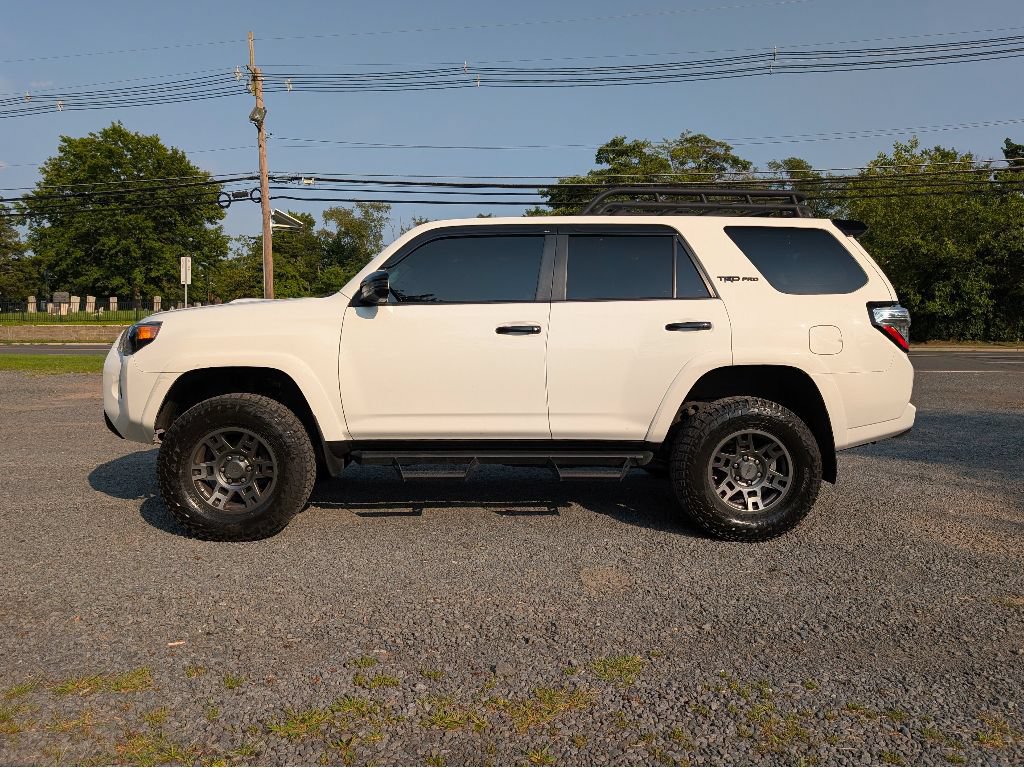 Used 2020 Toyota 4Runner Venture w/ Moonroof Package AWD/4WD image 9