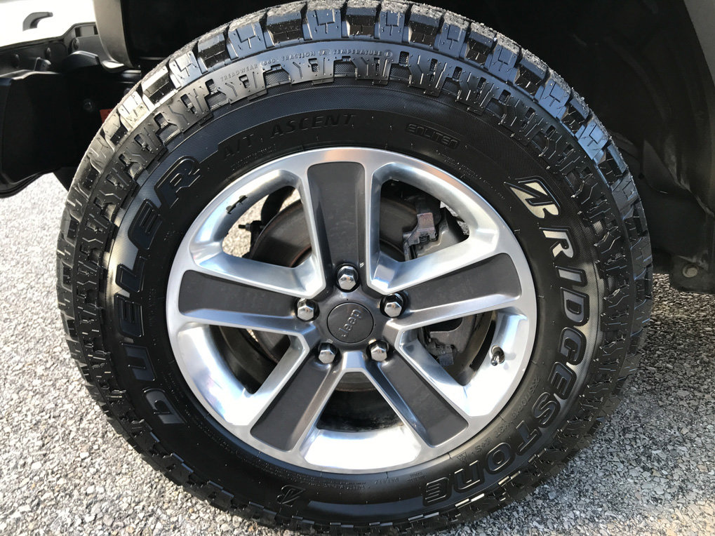 Used 2019 Jeep Wrangler Unlimited Sahara image 11