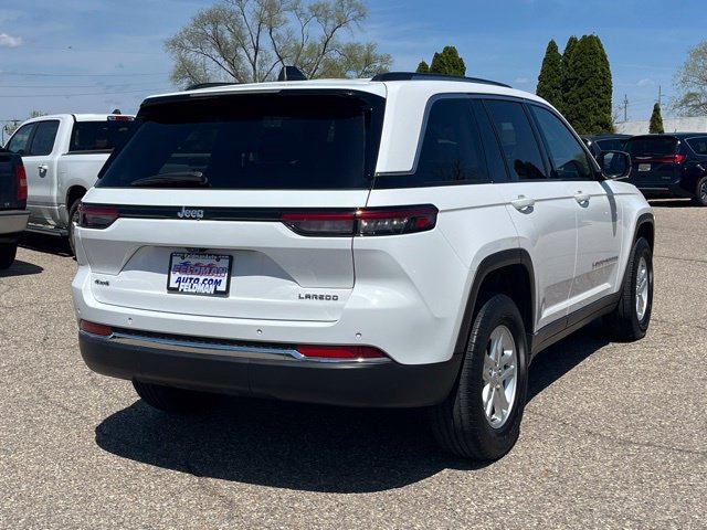 Used 2023 Jeep Grand Cherokee Laredo AWD/4WD image 5
