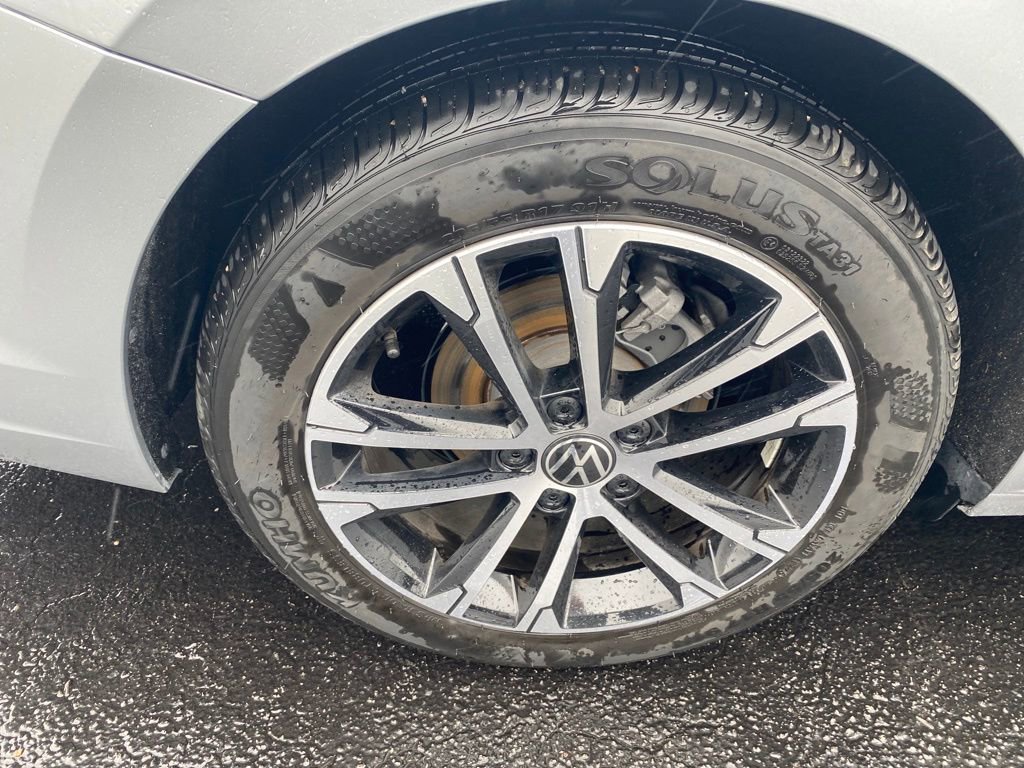 Used 2025 Volkswagen Jetta Sport image 25