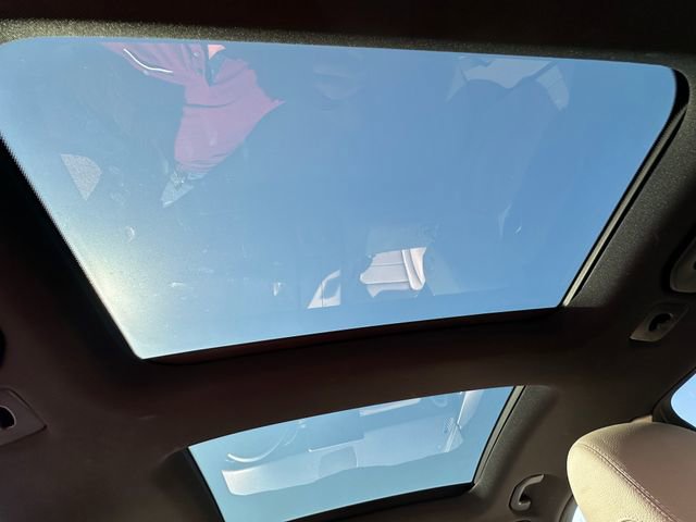 Used 2021 Mercedes-Benz GLC 300 4MATIC w/ Driver Assistance Package image 17