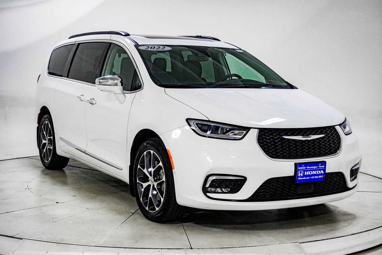 Used 2022 Chrysler Pacifica Limited image 14