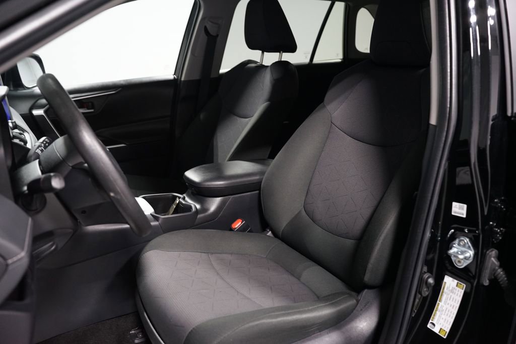 Certified 2025 Toyota RAV4 XLE AWD/4WD image 27