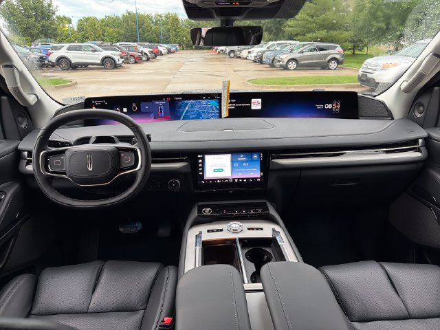 New 2026 Lincoln Navigator Reserve AWD/4WD image 18