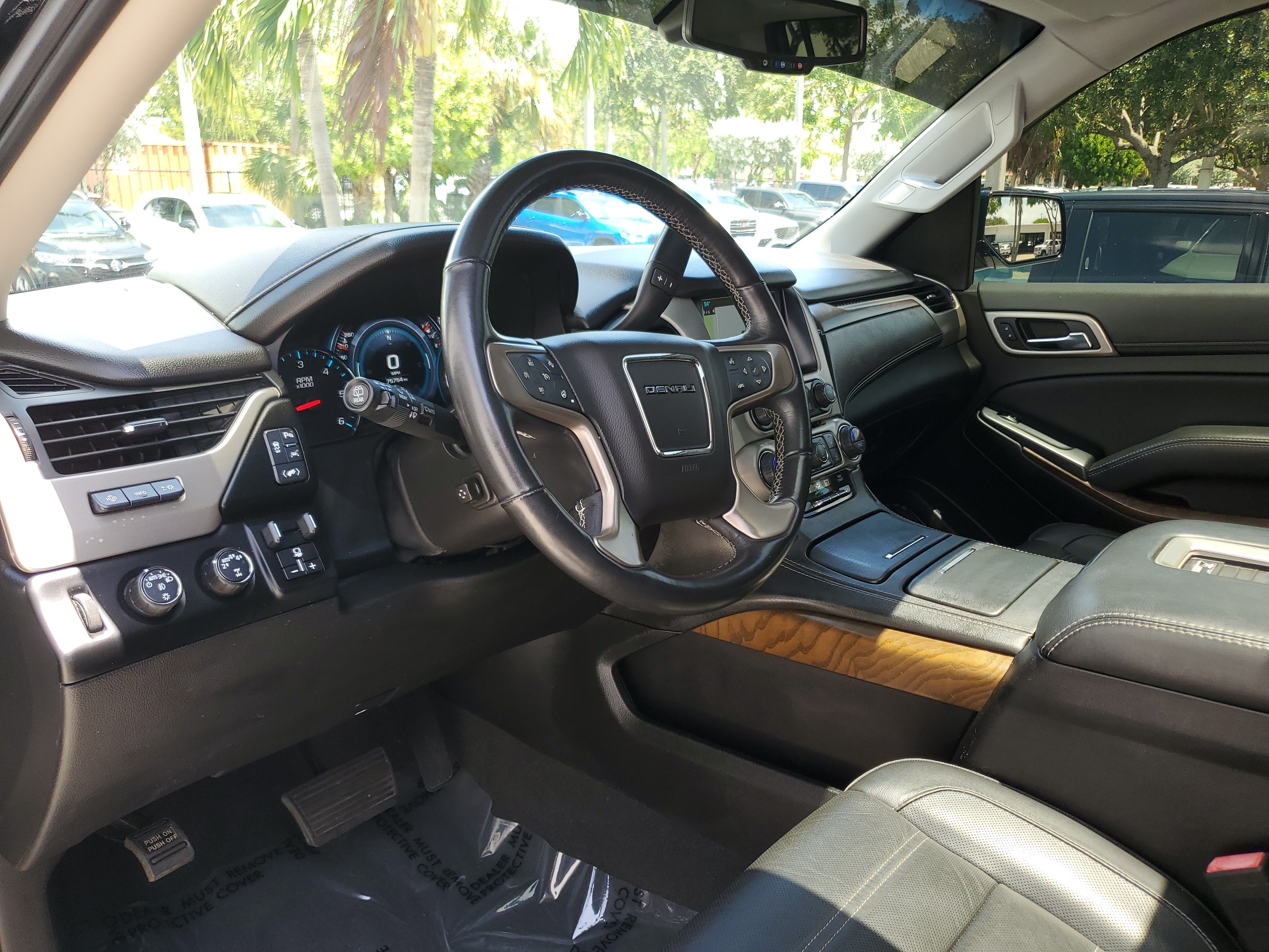Used 2019 GMC Yukon XL Denali AWD/4WD image 21