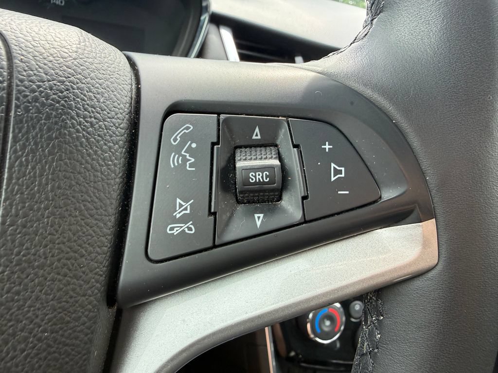 Used 2018 Chevrolet Trax Premier w/ Midnight Edition FWD image 17
