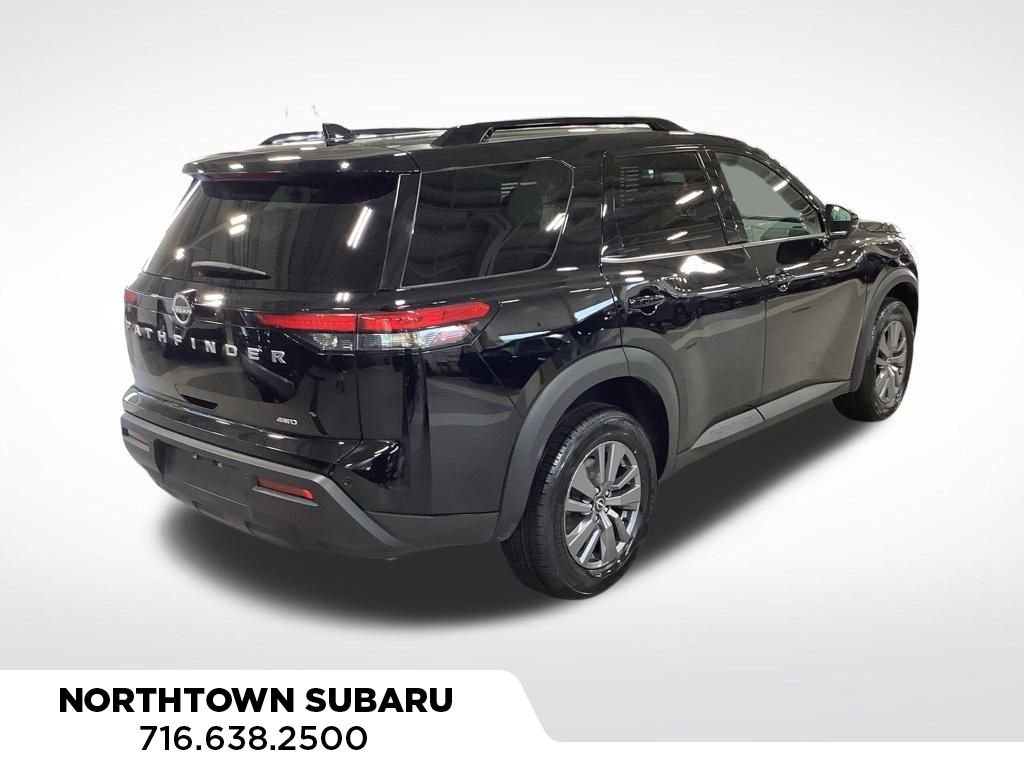 Used 2025 Nissan Pathfinder SV image 10