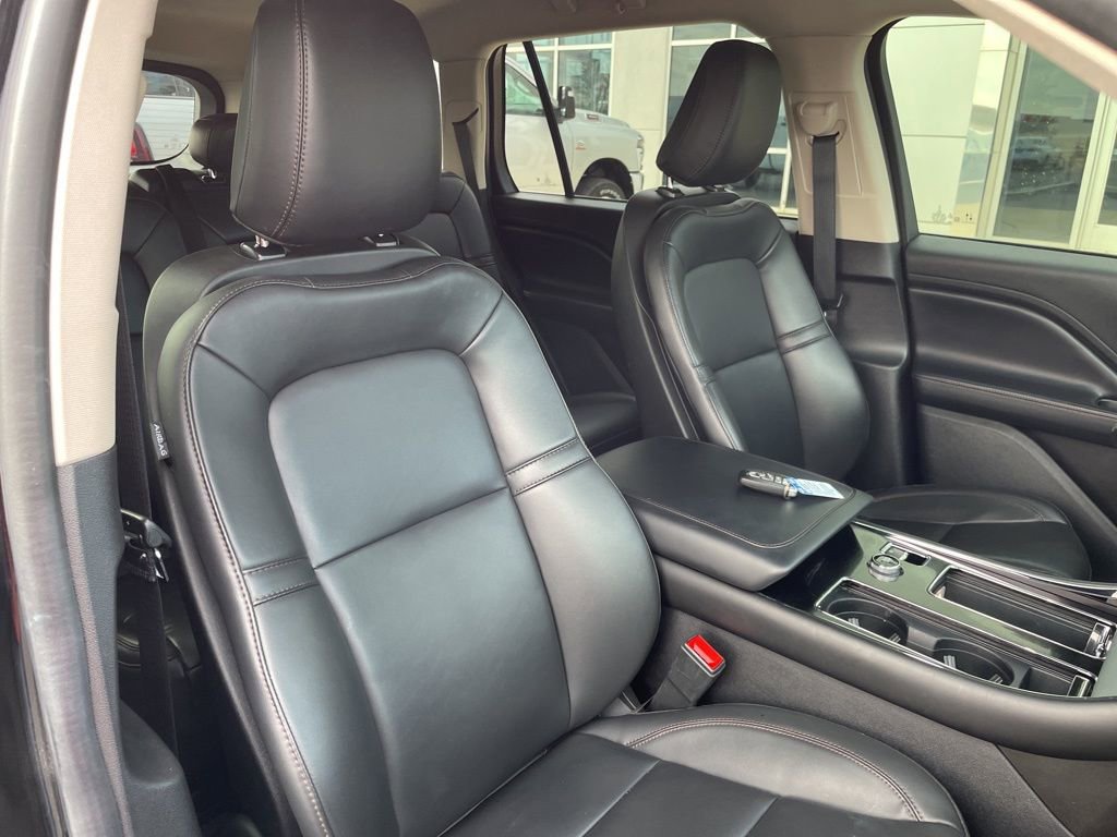 Used 2023 Lincoln Aviator AWD image 33
