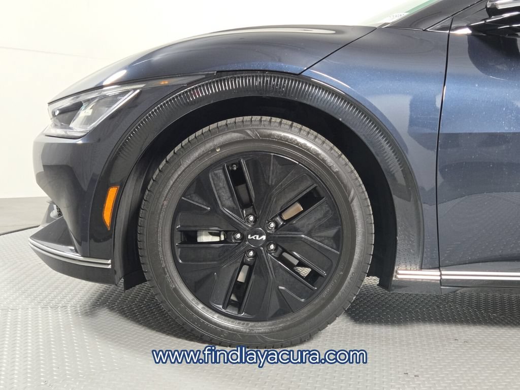 Used 2022 Kia EV6 Wind RWD image 12