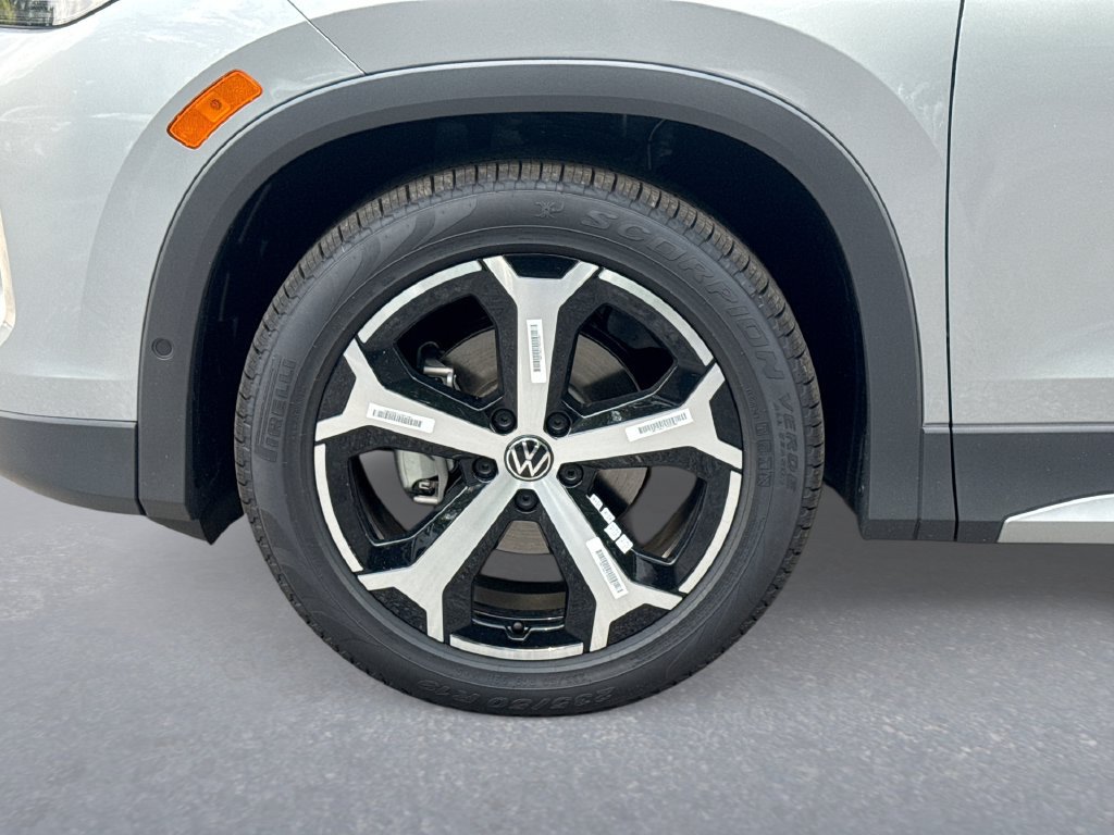 New 2026 Volkswagen Tiguan SE FWD image 18