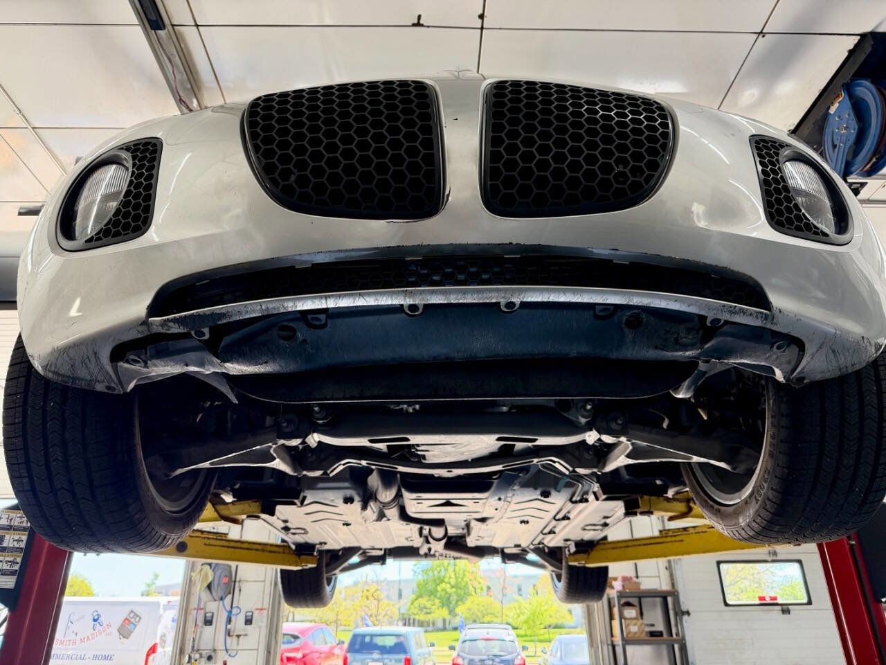 Used 2009 Pontiac Solstice GXP w/ Premium Package RWD image 46