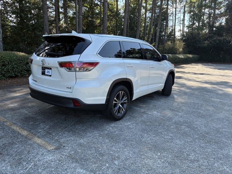 Used 2016 Toyota Highlander XLE FWD image 6