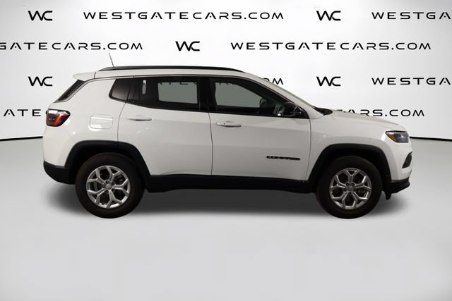 Used 2024 Jeep Compass Latitude AWD/4WD image 43