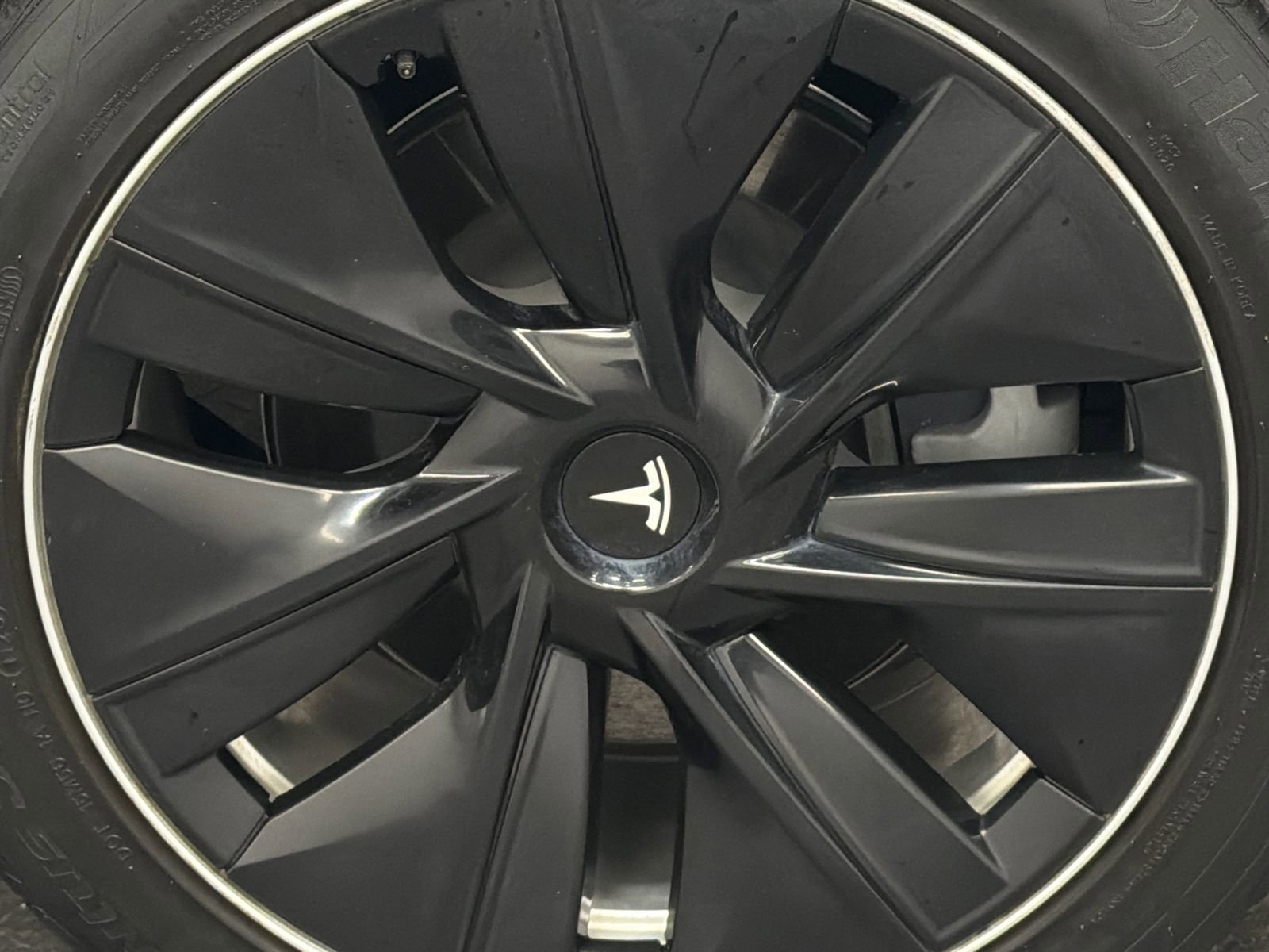 Used 2021 Tesla Model Y Long Range image 5