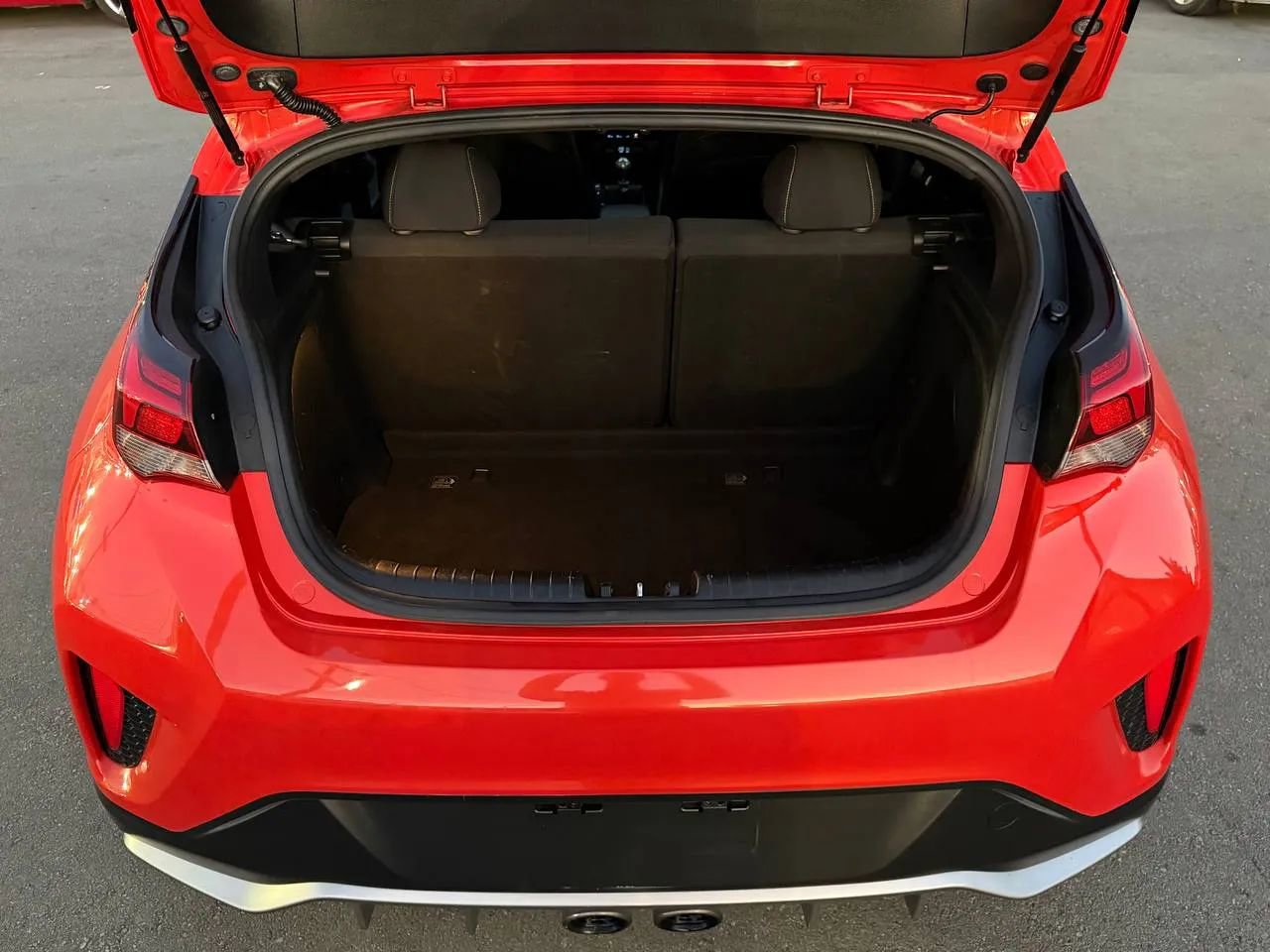 Used 2019 Hyundai Veloster Turbo R-Spec FWD image 25