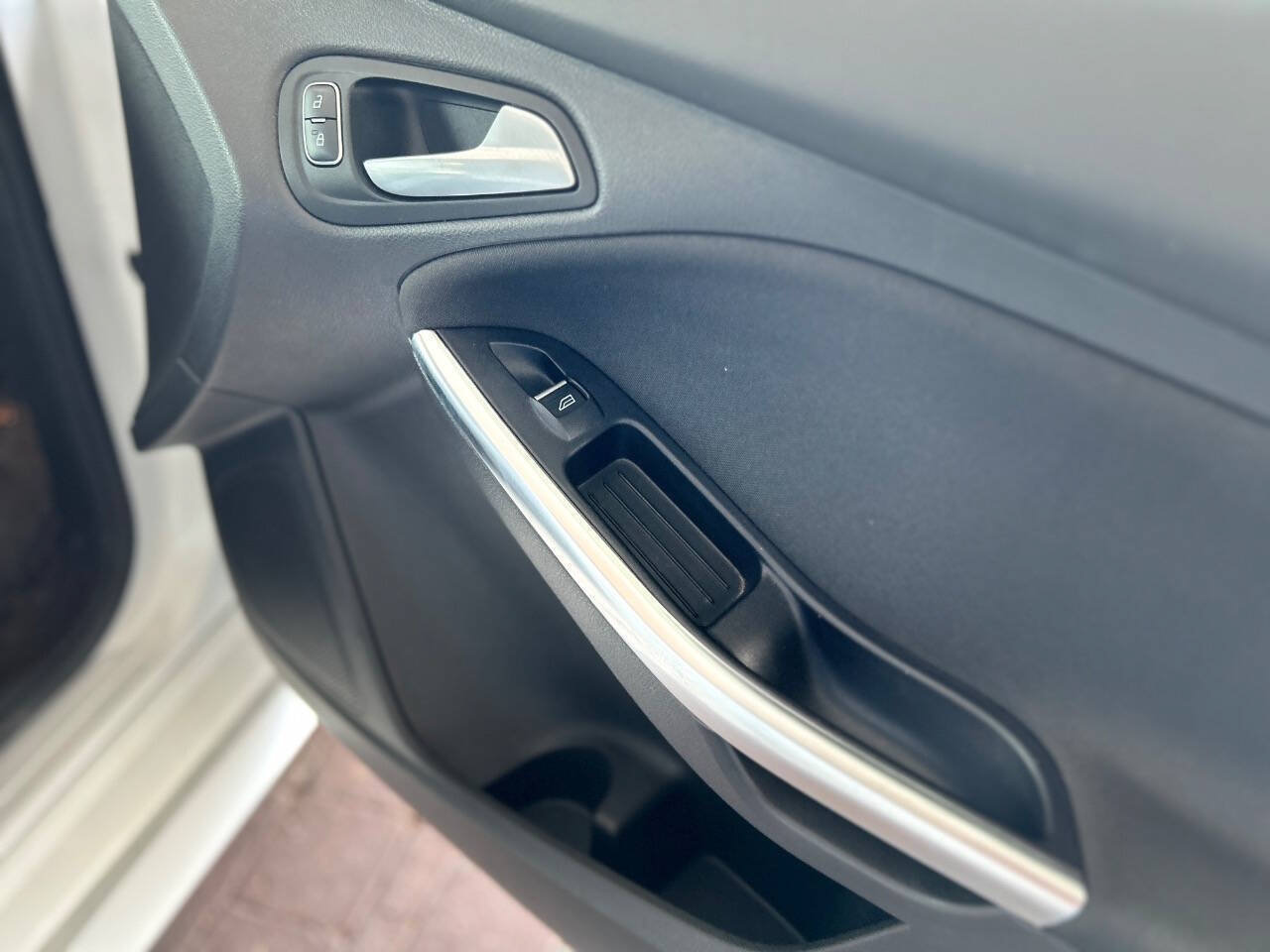 Used 2017 Ford Focus ST FWD image 57