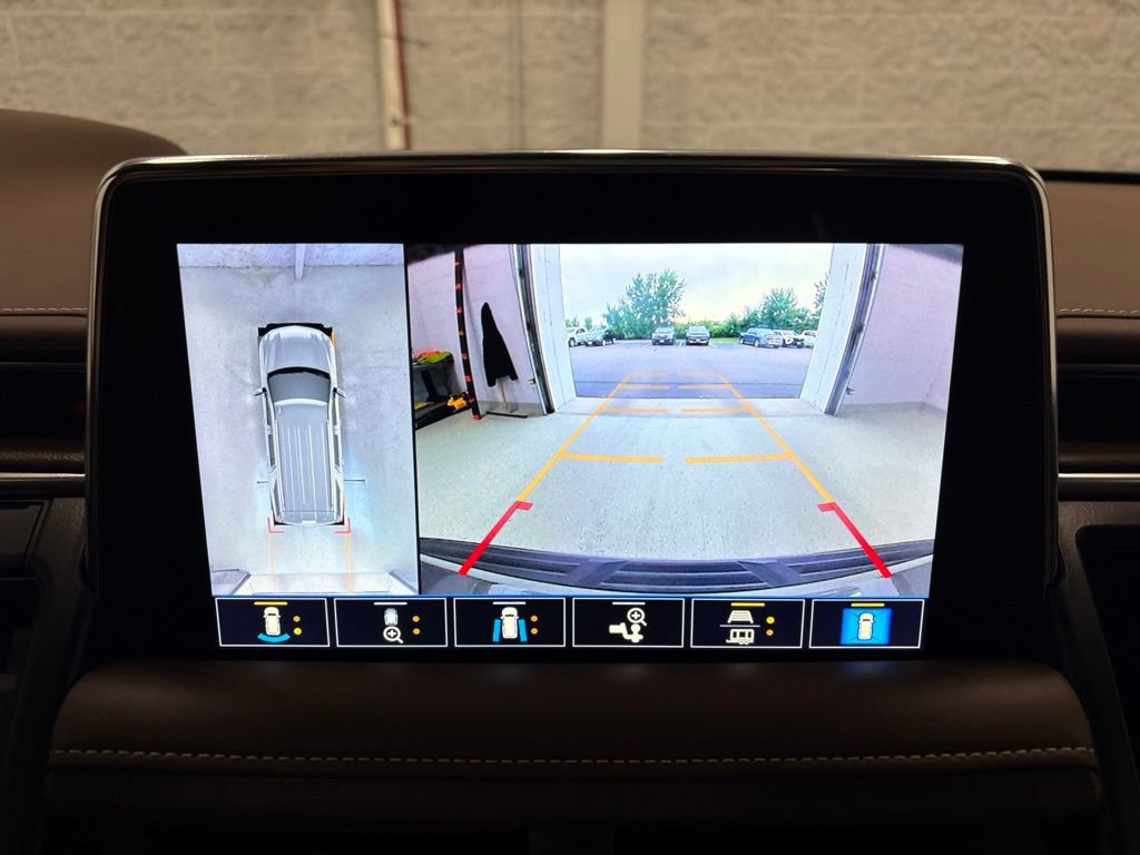 Used 2021 Chevrolet Suburban High Country w/ Premium Package AWD/4WD image 38