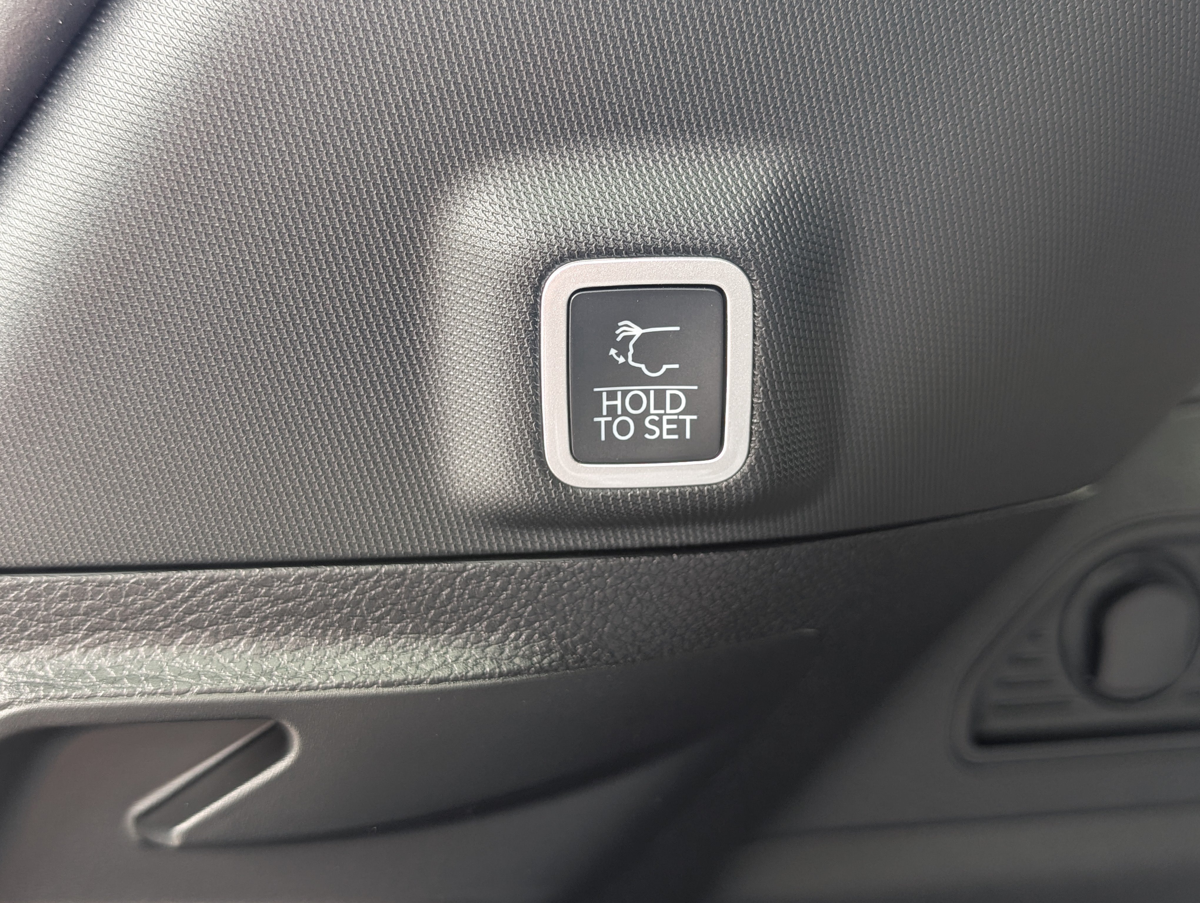 New 2025 Jeep Grand Cherokee Altitude AWD/4WD image 12