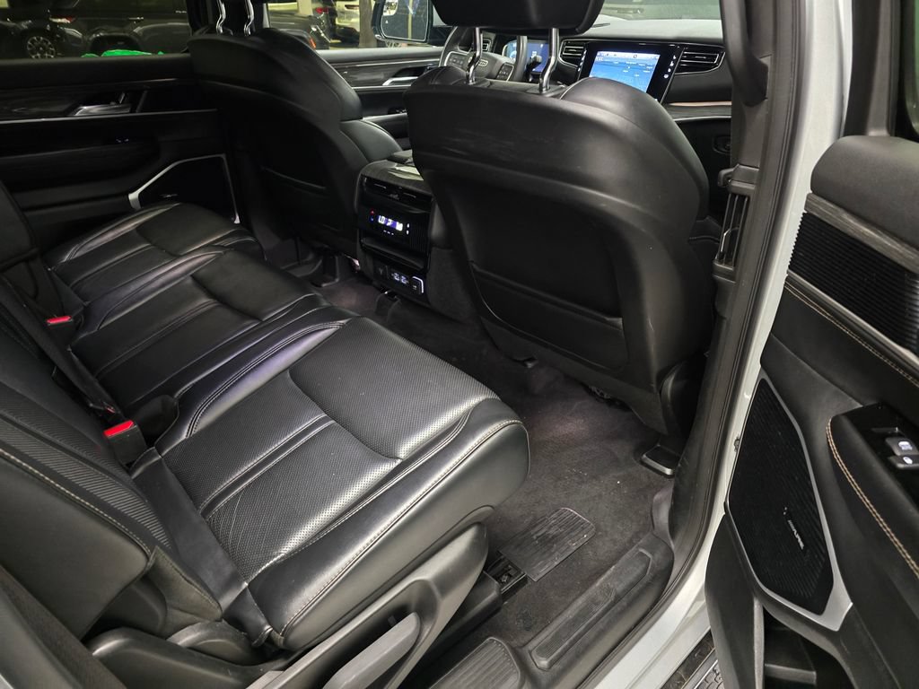Certified 2022 Jeep Wagoneer Series II AWD/4WD image 37