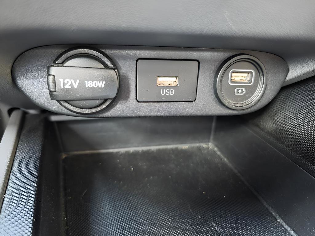 Used 2023 Hyundai Elantra SEL image 32